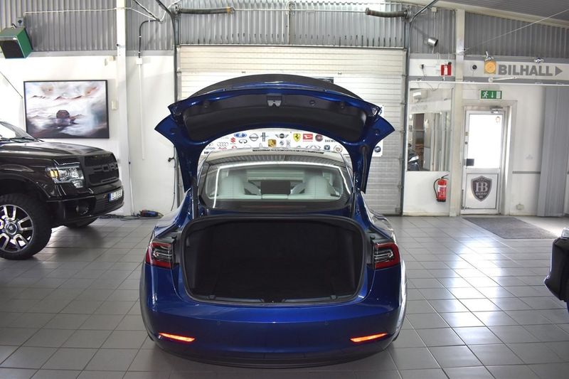Tesla Model 3 bild 21
