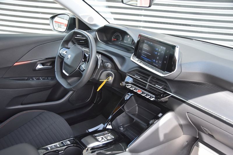 Peugeot 208 bild 8