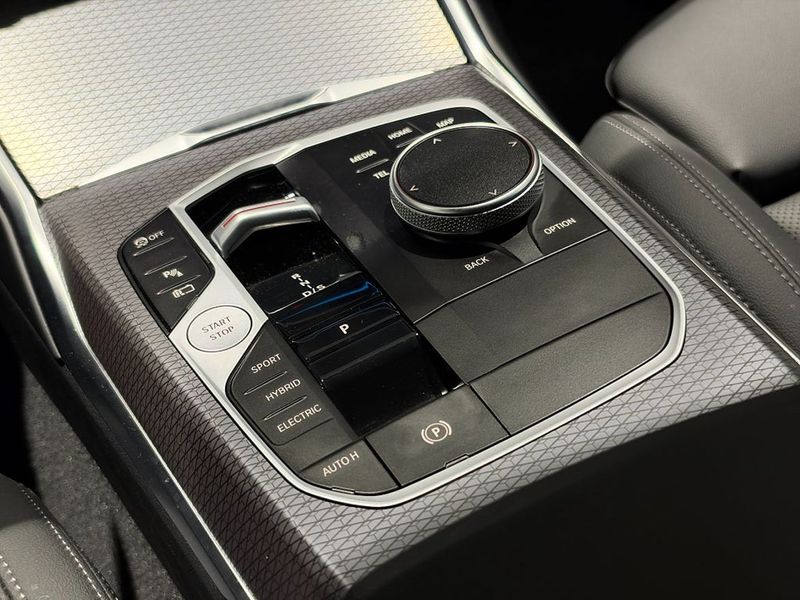 BMW 330 bild 16