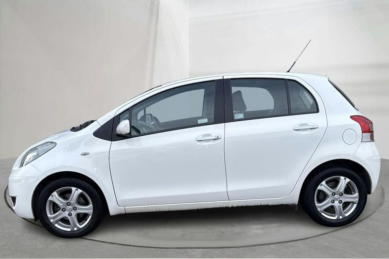 Toyota Yaris bild 2