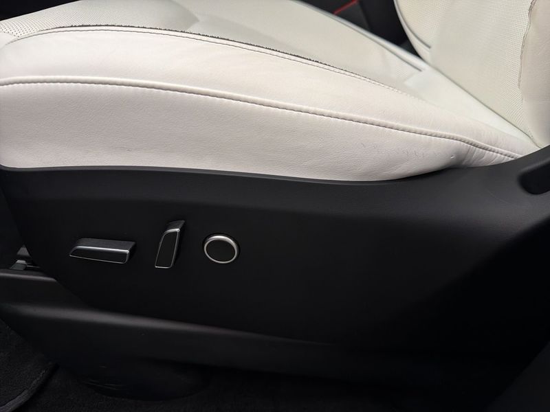 Tesla Model X bild 22