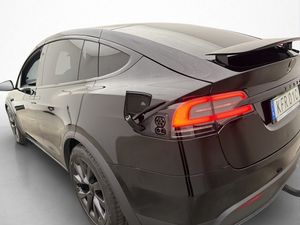 Tesla Model X bild 12