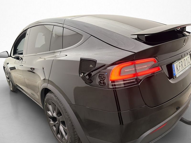 Tesla Model X bild 12