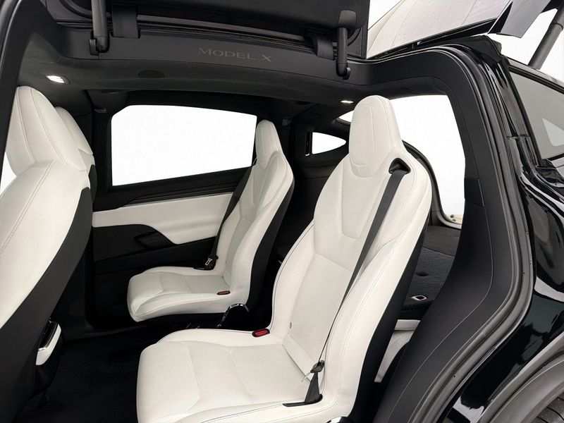 Tesla Model X bild 19