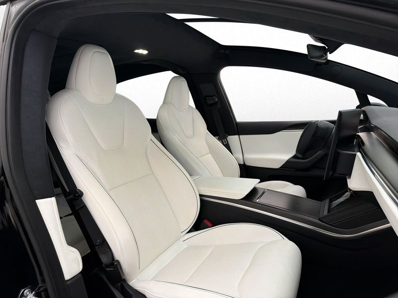 Tesla Model X bild 17