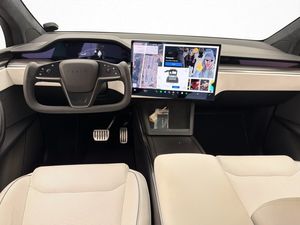 Tesla Model X bild 16