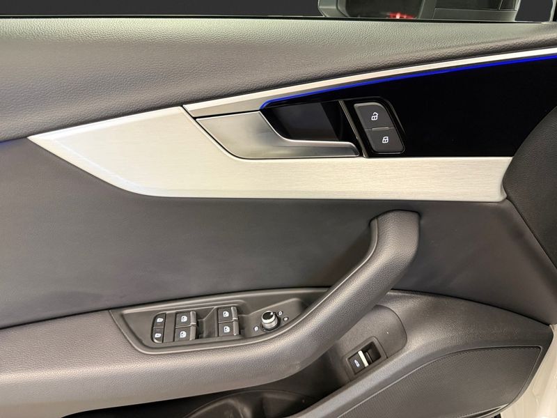 Audi A4 bild 9