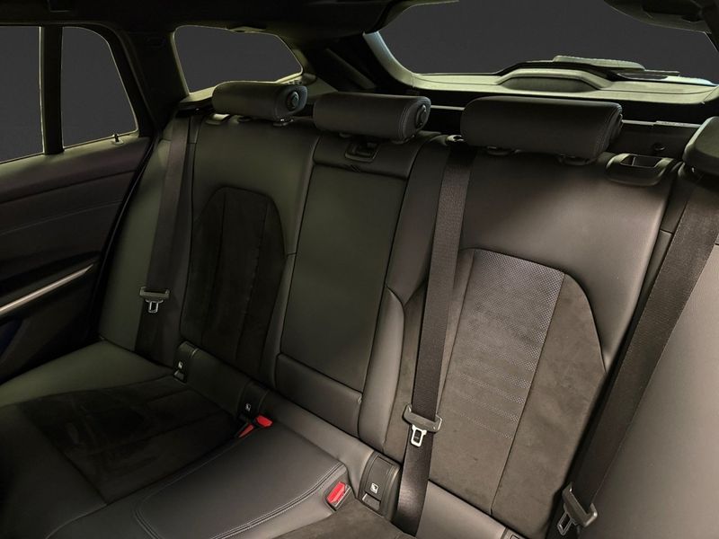 BMW 330 bild 10