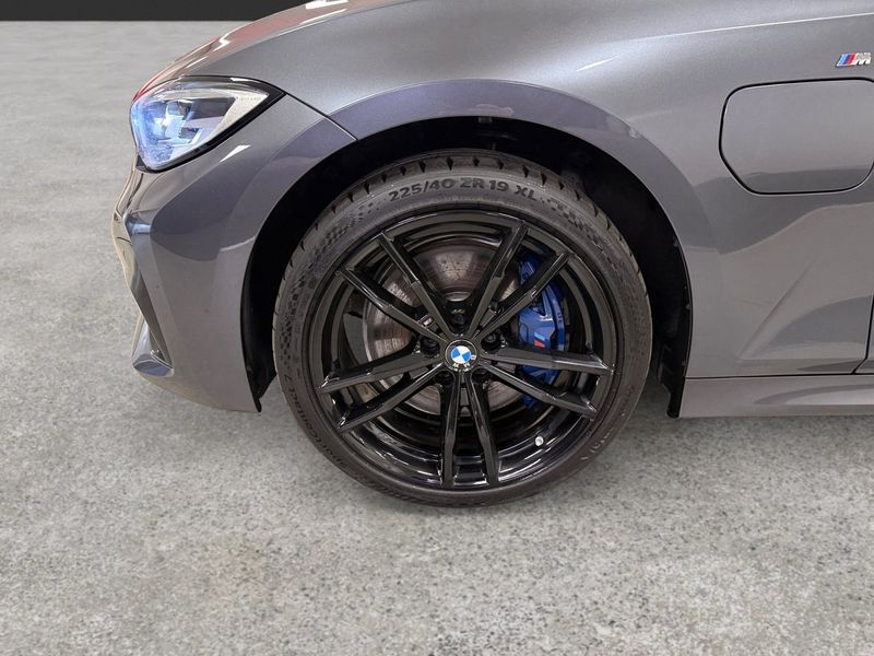 BMW 330 bild 18