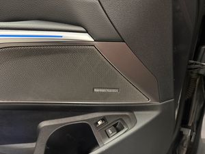 BMW 330 bild 9