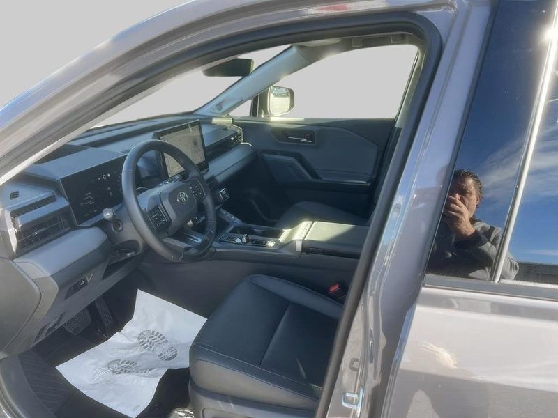 Toyota RAV4 bild 6