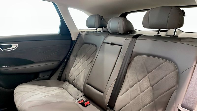 MG S6 EV bild 19