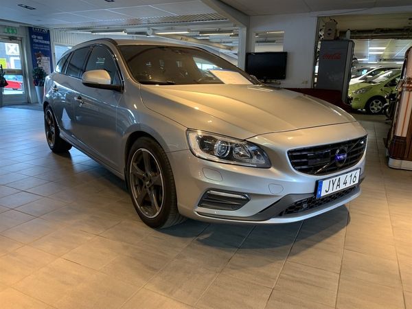 Volvo V60 D5 Geartronic, 225hk R-Design - 2016