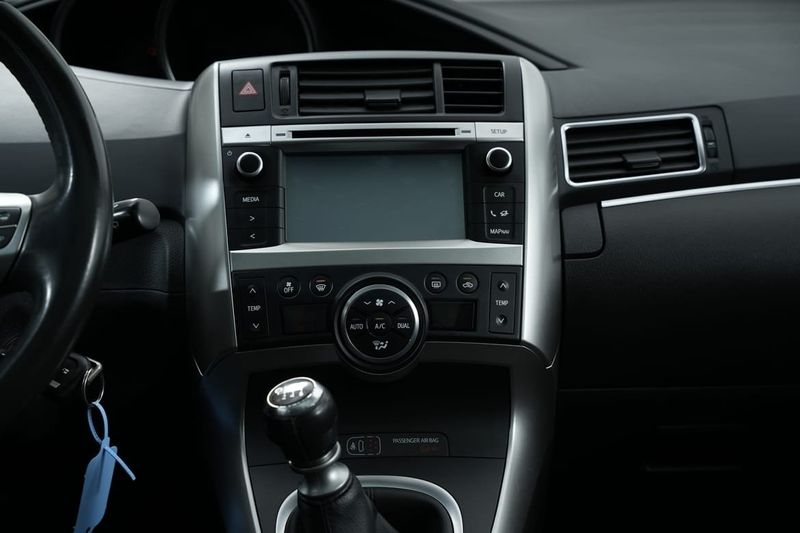 Toyota Verso bild 17