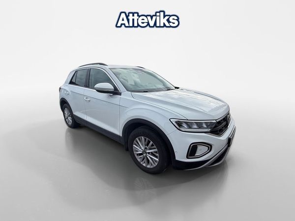 Volkswagen T-Roc 1.0 Life 110hk *Assistanspaket/Backkamera* - 2023