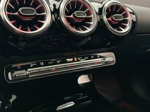 Mercedes CLA180 bild 27