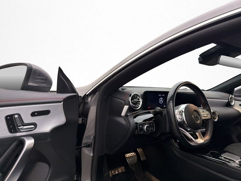 Mercedes CLA180 bild 11