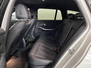 BMW 330 bild 11