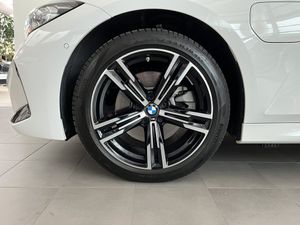 BMW 330 bild 4