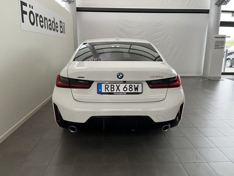 BMW 330 bild 12