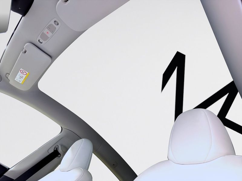 Tesla Model Y bild 12