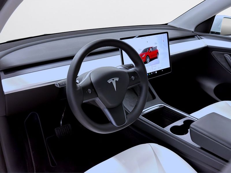 Tesla Model Y bild 13
