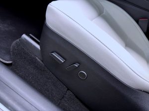 Tesla Model Y bild 12