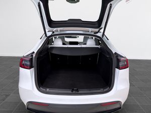 Tesla Model Y bild 14