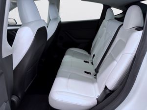 Tesla Model Y bild 10