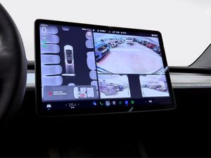Tesla Model Y bild 16