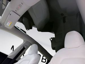 Tesla Model Y bild 15