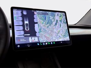 Tesla Model Y bild 18