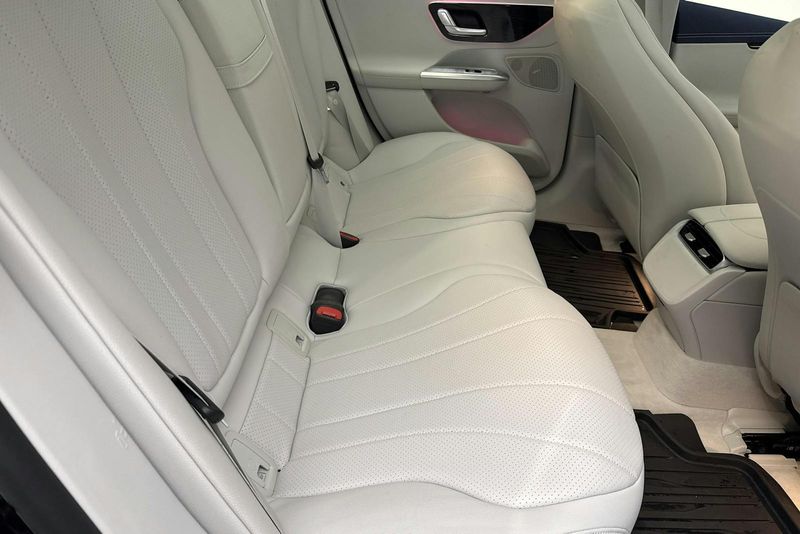 Mercedes EQE300 bild 8