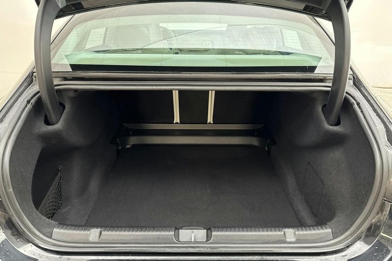 Mercedes EQE300 bild 9