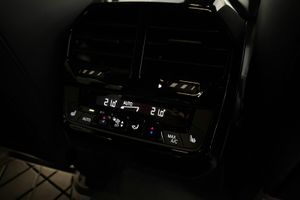 BMW iX bild 15
