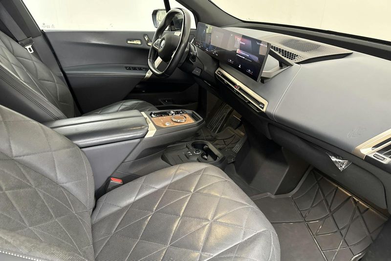 BMW iX bild 7