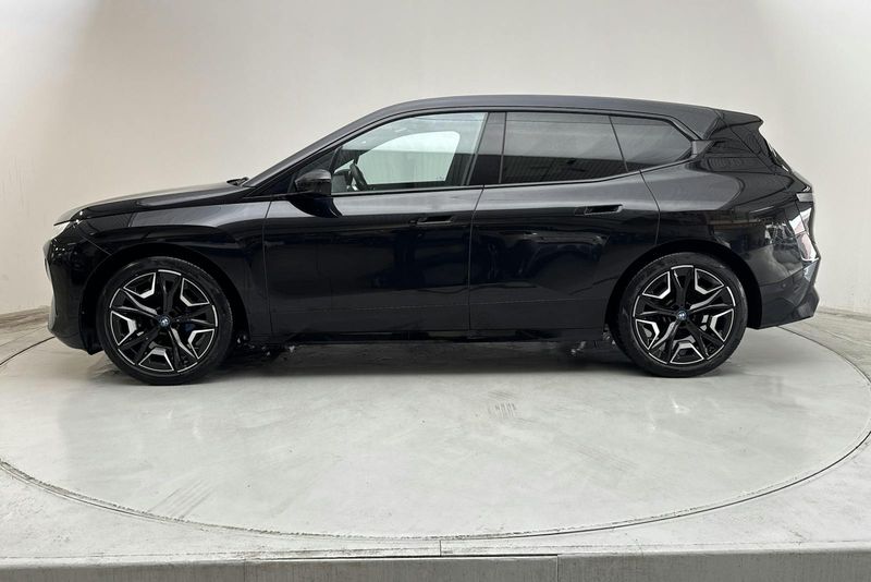 BMW iX bild 2