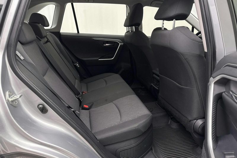 Toyota RAV4 bild 8