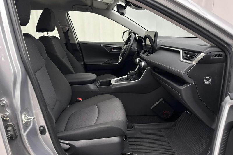 Toyota RAV4 bild 7