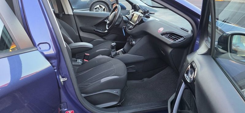 Peugeot 208 bild 8