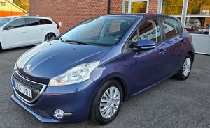 Peugeot 208 bild 1