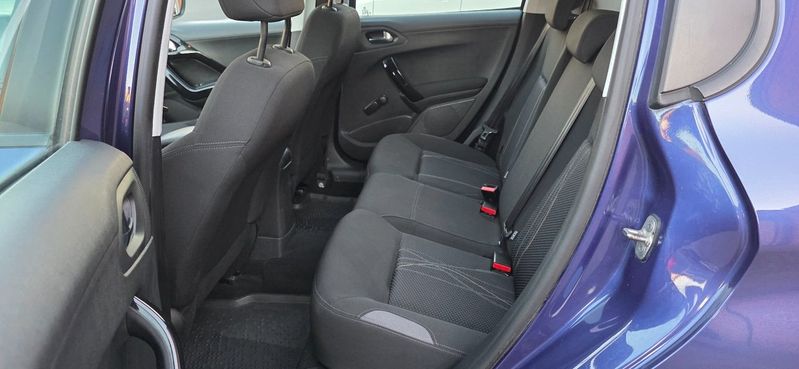 Peugeot 208 bild 11