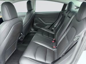 Tesla Model 3 bild 13