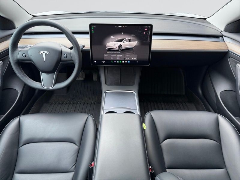 Tesla Model 3 bild 10