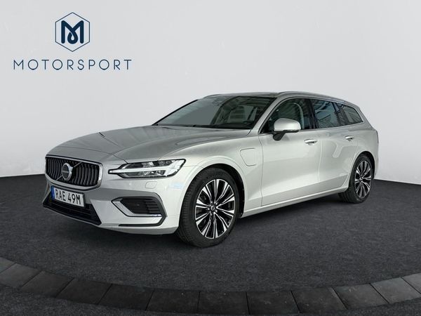 Volvo V60 Recharge T6 AWD Core Edition Drag Förklimat Backkamera - 2023