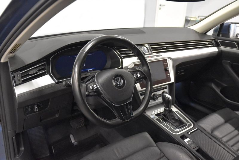 Volkswagen Passat bild 8