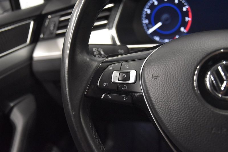Volkswagen Passat bild 10