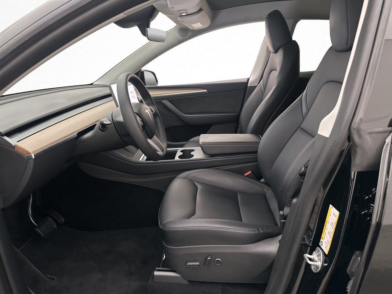 Tesla Model Y bild 10