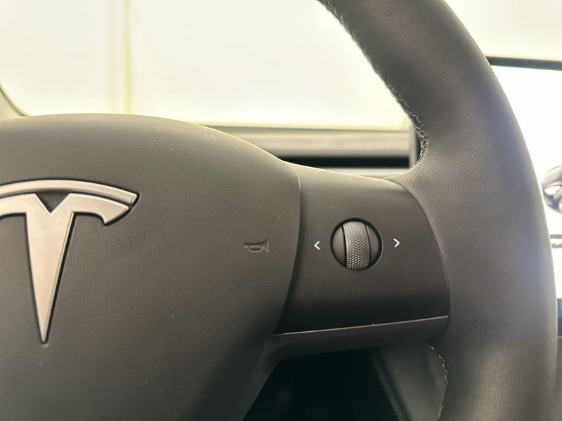 Tesla Model Y bild 27