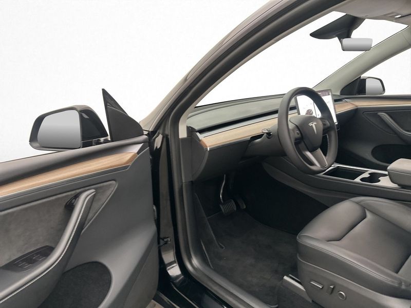 Tesla Model Y bild 9